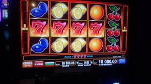Bàn baccarat live casino 789king với dealer chuyên nghiệp qua video HD